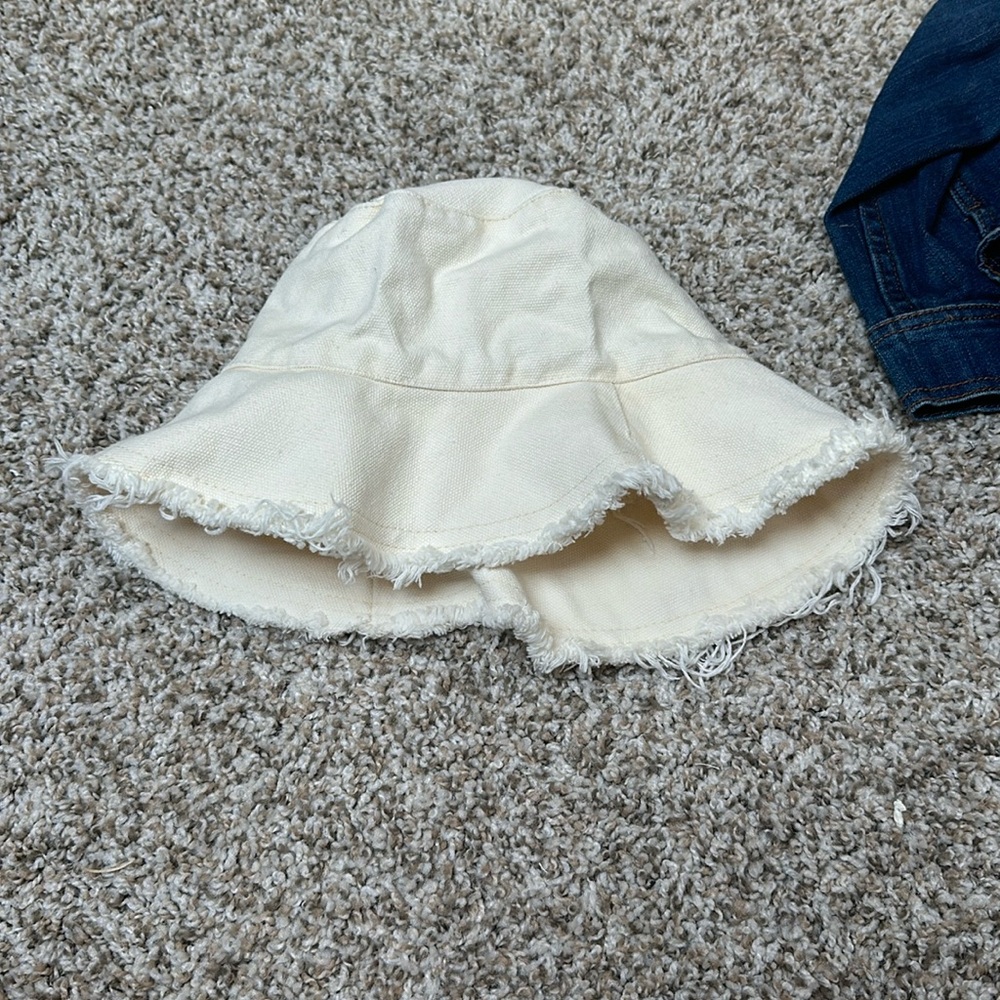 ivory frayed bucket hat